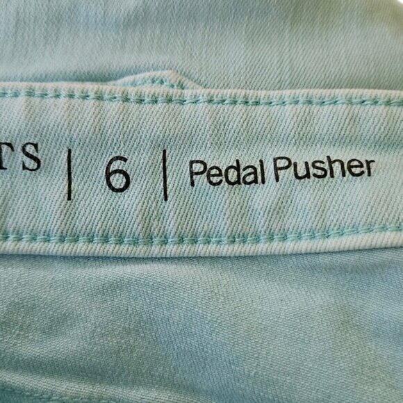Talbots Flawless Pedal Pusher Capris Size 6 Light Blue - Picture 4 of 7
